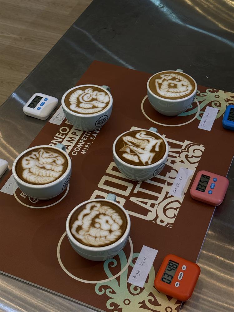 Borneo latte art at Autumn café